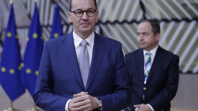 A karanténban lévő lengyel miniszterelnököt a cseh kormányfő képviseli az EU-csúcson