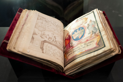 Ilyen volt a Facebook elődje a 16. században: a könyv, ami minden tehetős ember életében fontos szerepet játszott