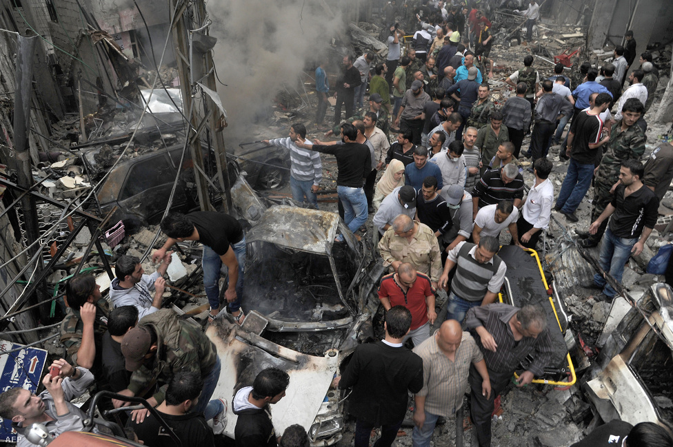 Autóba rejtett pokolgép  robbant november ötödikén Damaszkusz Mazzeh körzetében. A robbanásnak ötven halálos áldozata volt.