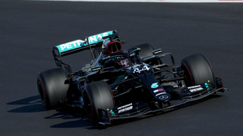 F1: Bottas nyerte mindkét szabadedzést, Verstappen ütközött Portimaoban