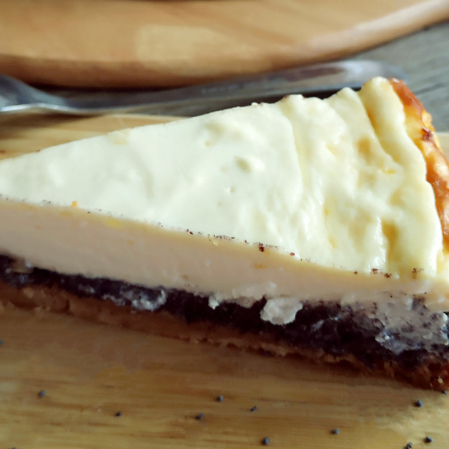 Klasszikus sajttorta mákos krémmel rétegezve - Így nem fog megrepedni a teteje