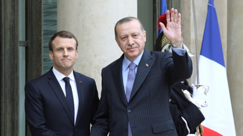Erdoğan elmeorvosi vizsgálatot ajánlott Macronnak
