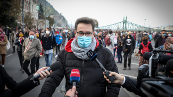 Budapest visszavonja a maszkhasználati szabályozását, mert kormányrendeletbe ütközik