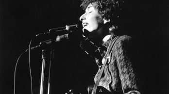 Bob Dylan az antiszemitizmus miatt változtatott nevet