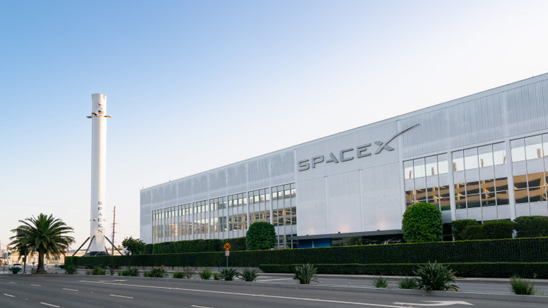 A SpaceX megkezdte a műholdalapú globális internetszolgáltatás forgalmazását