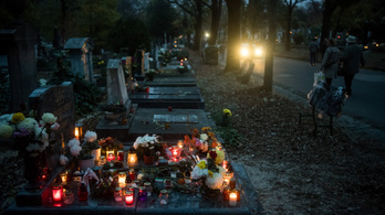 Este nyolcig tartanak nyitva a temetők