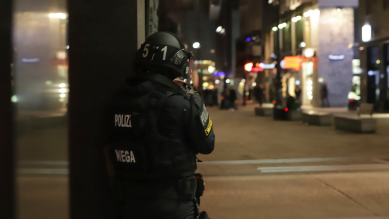 Terrortámadás Bécsben: négy ember meghalt, az egyik merénylő az Iszlám Állam híve volt
