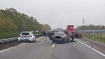 Tömeges baleset az M5-ös autópályán