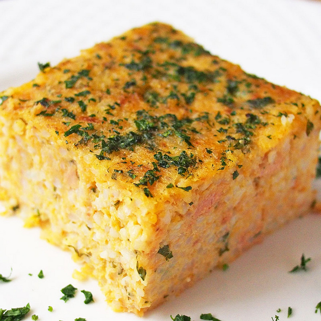 Laktató egytepsis tonhallal, rizzsel és rengeteg sajttal - A sütőben érnek össze az ízek