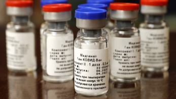Nem tud elég készülni az orosz vakcinából
