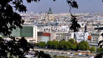 Budapesten és a Balatonnál is sorra zárnak be a szállodák