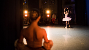 Így néz ki egy orosz balettverseny a kulisszák mögött