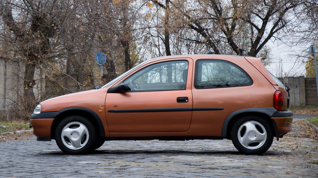 Csodálatos ez a rozsdabarna-metál, egyik kedvenc Opel-színem