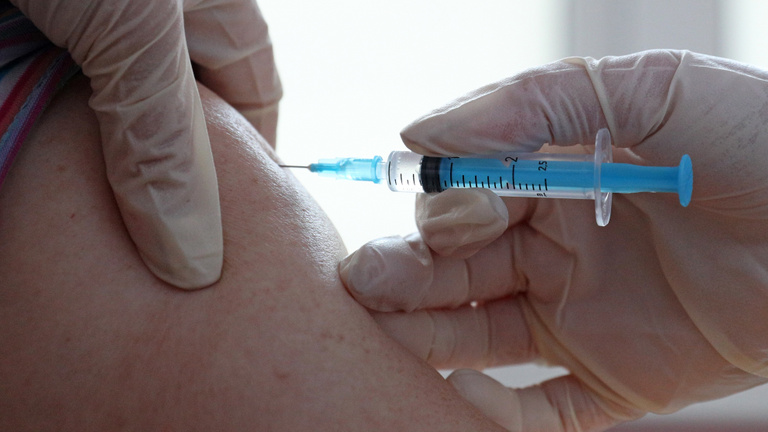 Kötelezővé tehetik Szerbiában a koronavírus elleni védőoltást