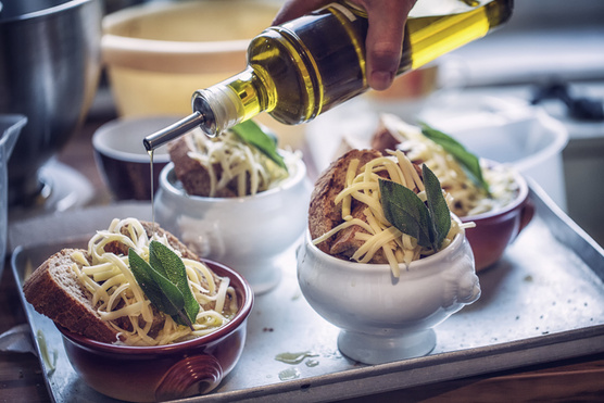 Sülthagyma-leves kecskesajttal – hétköznap és ünnepekkor is bevetheted