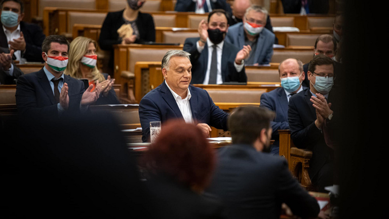 Árulás, lopás, történelmi bűn - érkeznek az ellenzéki értékelések Orbán Viktor vétójára