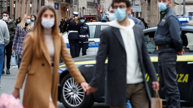 Koronavírus Olaszországban: a korlátozások ellenére nőtt a teszteken szűrt fertőzöttek aránya