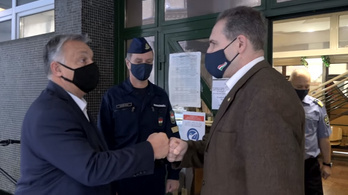 Orbán Viktor razziázott a rendőrségen