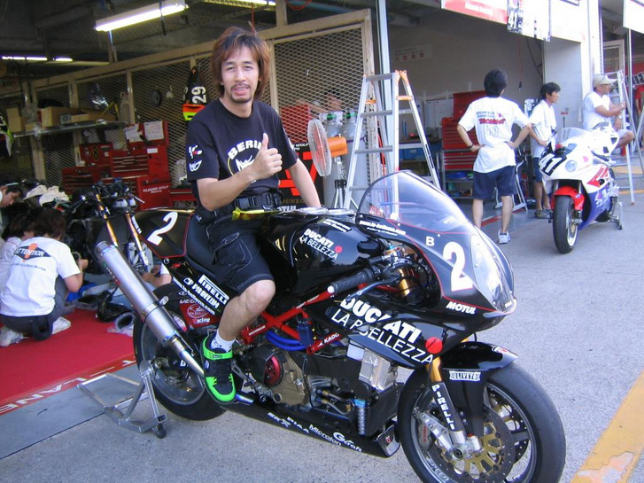 A La Bellezza Speed Ducati Monster S4 versenygépe, 2004.