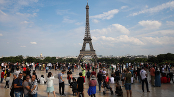Tizenhárom hónapig tartja távol a turistákat a terrorveszély