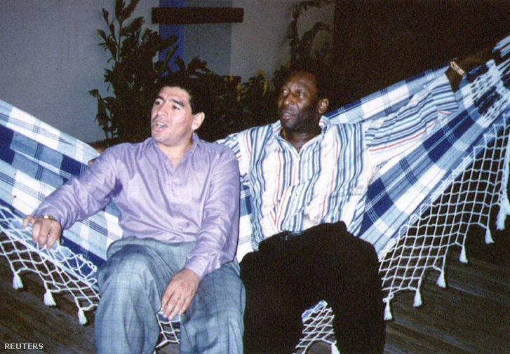 Pele és Diego Maradona pihennek Rio de Janeiroban 1995. május 14-én