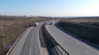 Baleset miatt torlódik a forgalom az M0-s autóúton Dunaharaszti felé