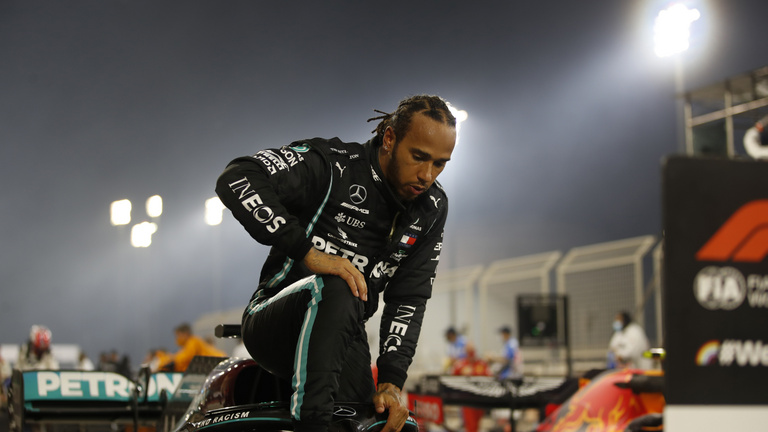 Lewis Hamilton elkapta a koronavírust