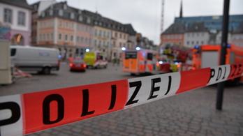 Gázoló hajtott százzal a tömegbe Trierben, négy ember meghalt