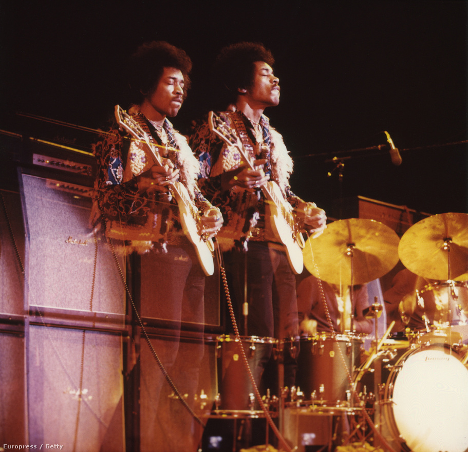 Jimi Hendrix egy 1969-es dániai koncerten.