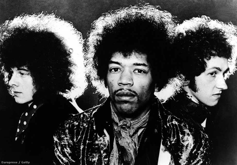 A Jimi Hendrix Experience zenekar. Balról jobbra: Noel Redding basszusgitáros, Jimi Hendrix gitáros és Mitch Mitchell dobos. A blues alapú pszichedelikus rockzenekar 1966-tól 1969-ig volt aktív ebben a felállásban.