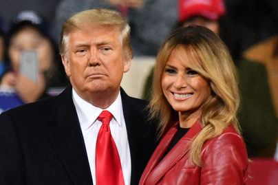 Melania Trump tűzpirosban keltett feltűnést: irtó sikkesen mutatkozott férje oldalán