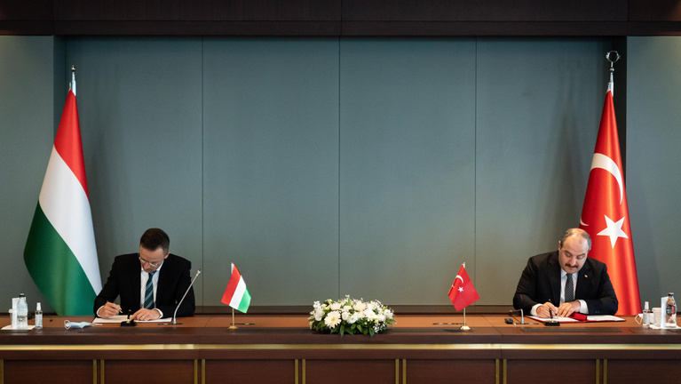 Szijjártó: Magyarország biztonsága szempontjából is fontos partner Törökország