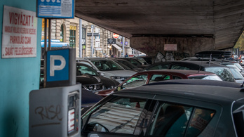 MSZP: Szüntesse meg a kormány az ingyenes parkolást