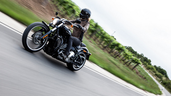 Teszt: Harley-Davidson Breakout – 2020.