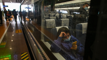Már függőhídon is szupergyorsan hasíthatnak a vonatok Kínában