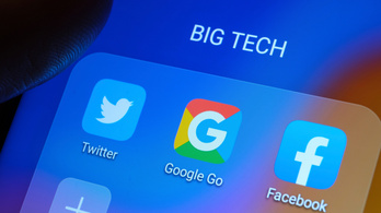 Összejátszással vádolják a Google-et és a Facebookot