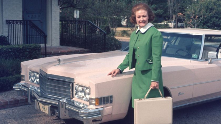 Helen McVoy, az egyik első értékesítő, aki megkapta egy Cadillac használati jogát