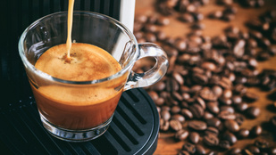 Teszt: melyik kávéfőző éri meg a legjobban az árát? A kapszulás? A manuális? A kotyogó?