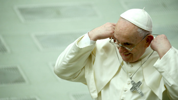 Ferenc pápa: A Vatikán nem bocsátja el dolgozóit a járványhelyzetben
