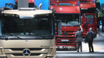 Tőzsdére vinné teherautó-gyártó részlegét a Daimler