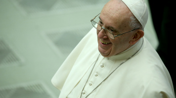 Ferenc pápa a hívők nélküli Vatikánban mutatja be a karácsonyi misét