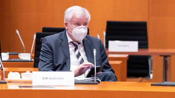 Német belügyminiszter: ne járjanak többletjogok azoknak, akik beoltatják magukat