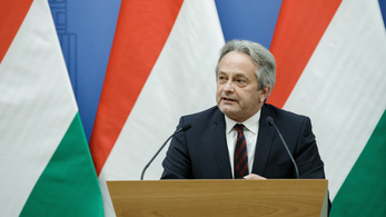 Az államtitkár szerint nem feladata tudni a magyar hírszerzésnek a Szájer-botrányról