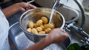 Te is megmosod a krumplit hámozás előtt? Öreg hiba