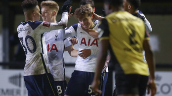 Történelmi gól és sima Tottenham továbbjutás az FA-kupában
