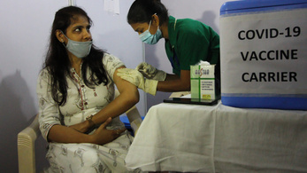 Indiában több, mint ötmillió vakcinát szállítanak ki ma