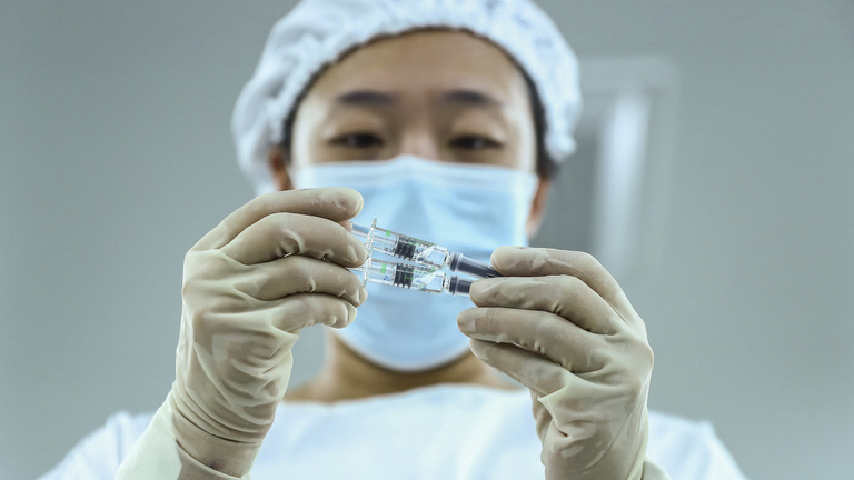 A kormány megállapodott a kínai vakcina behozataláról