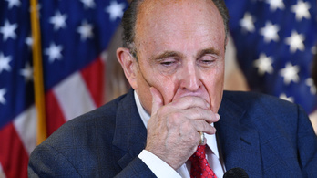 Trump nem akarja kifizetni Giuliani ügyvédi díját