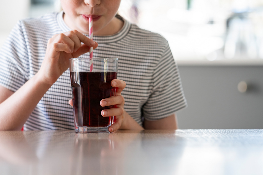 4 rejtett koffeinforrás, ami nagyon rosszat tesz a gyereknek: magas vérnyomást, szívritmuszavart okozhat