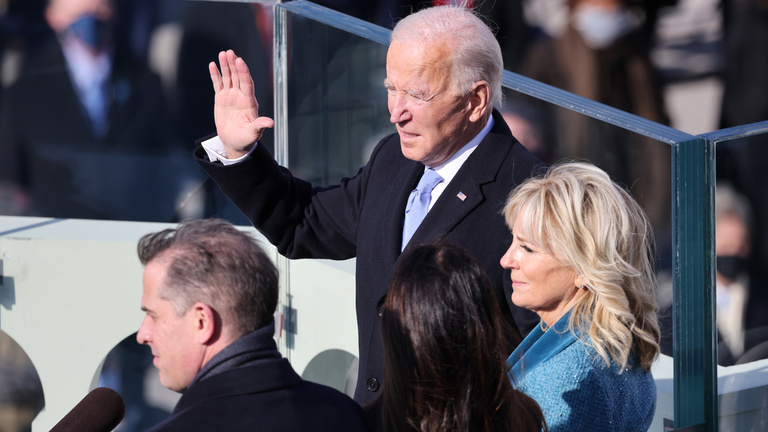 Letette az elnöki esküt Biden, új korszak kezdődik Amerikában